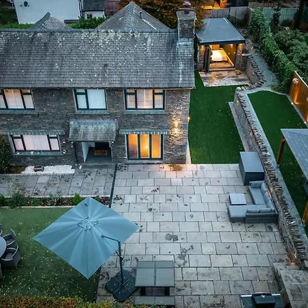 Stunning Detached Lakeland Stone House, Hot Tub Villa *