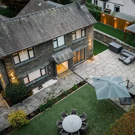Villa Stunning Detached Lakeland Stone House, Hot Tub Bowness-on-Windermere